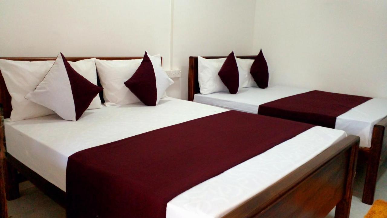 אנוראדפורה Meegahapokuna Resort מראה חיצוני תמונה